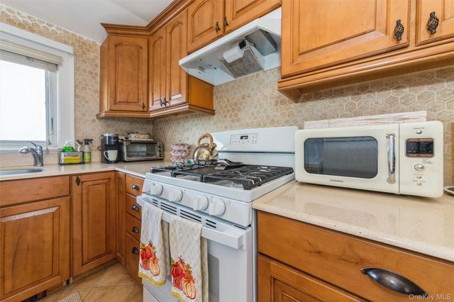 181 Suffolk Road Upper, Island Park, NY 11558