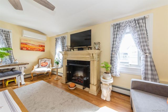 181 Suffolk Road Upper, Island Park, NY 11558