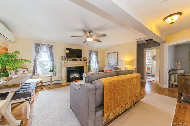 181 Suffolk Road Upper, Island Park, NY 11558