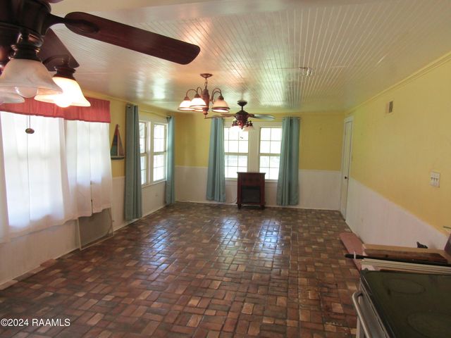 153 Duperier Avenue, New Iberia, LA 70563