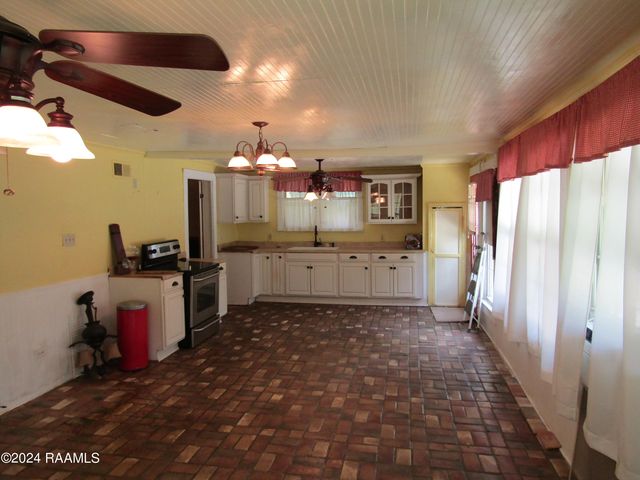 153 Duperier Avenue, New Iberia, LA 70563