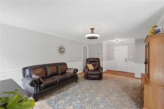 1066 Oak Road SW, Lilburn, GA 30047