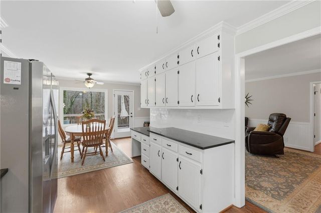 1066 Oak Road SW, Lilburn, GA 30047