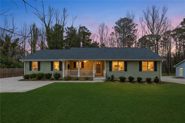 1066 Oak Road SW, Lilburn, GA 30047