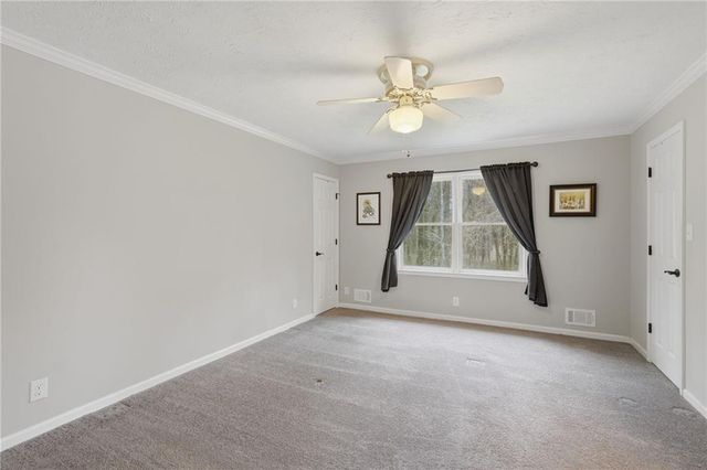 1066 Oak Road SW, Lilburn, GA 30047