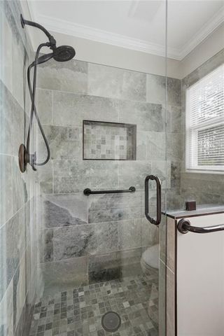 1066 Oak Road SW, Lilburn, GA 30047