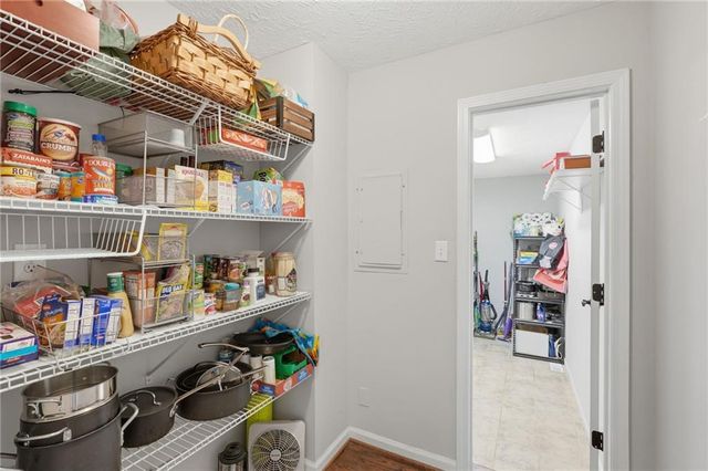 1066 Oak Road SW, Lilburn, GA 30047