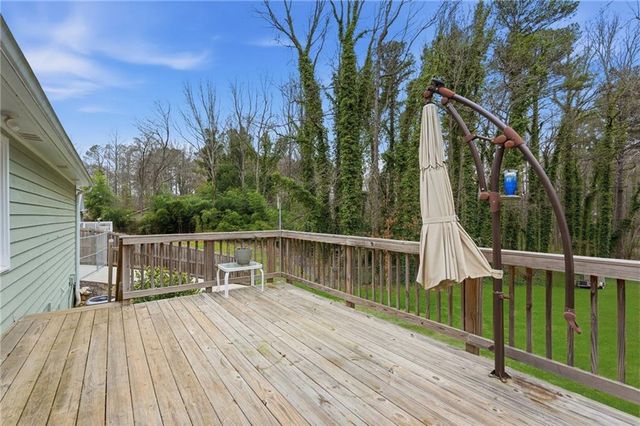 1066 Oak Road SW, Lilburn, GA 30047