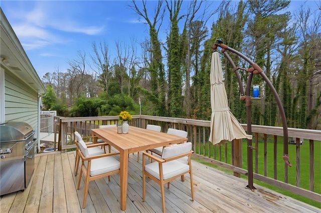 1066 Oak Road SW, Lilburn, GA 30047