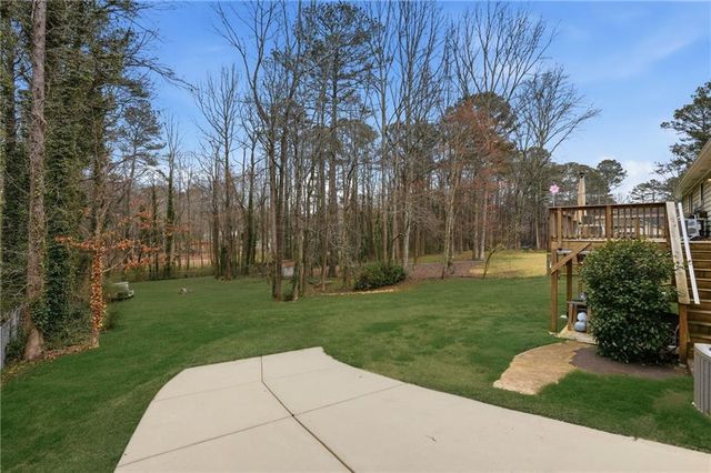 1066 Oak Road SW, Lilburn, GA 30047