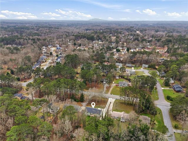 1066 Oak Road SW, Lilburn, GA 30047