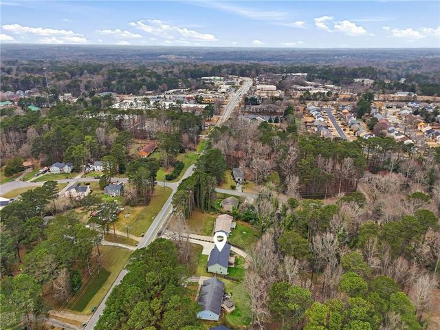 1066 Oak Road SW, Lilburn, GA 30047