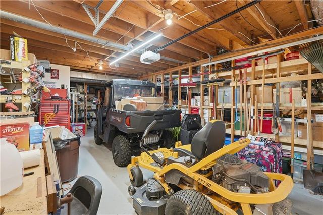 1066 Oak Road SW, Lilburn, GA 30047