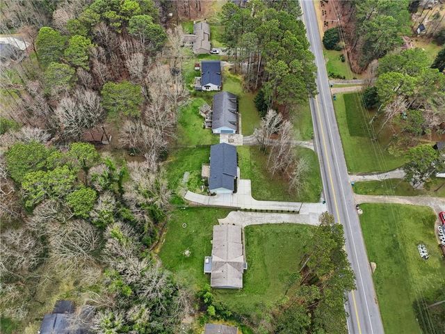 1066 Oak Road SW, Lilburn, GA 30047