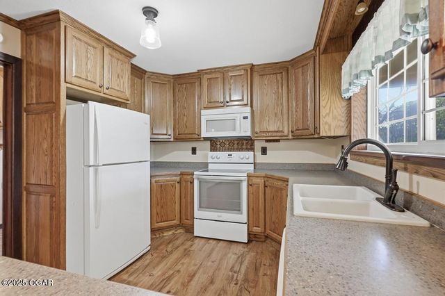 1612-2 County Road 150, Carthage, MO 64836