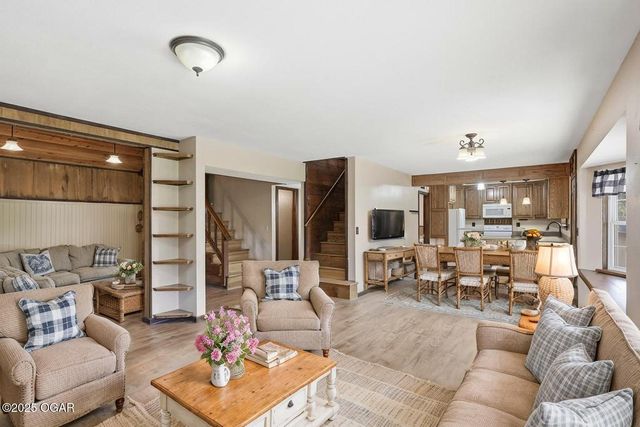 1612-2 County Road 150, Carthage, MO 64836