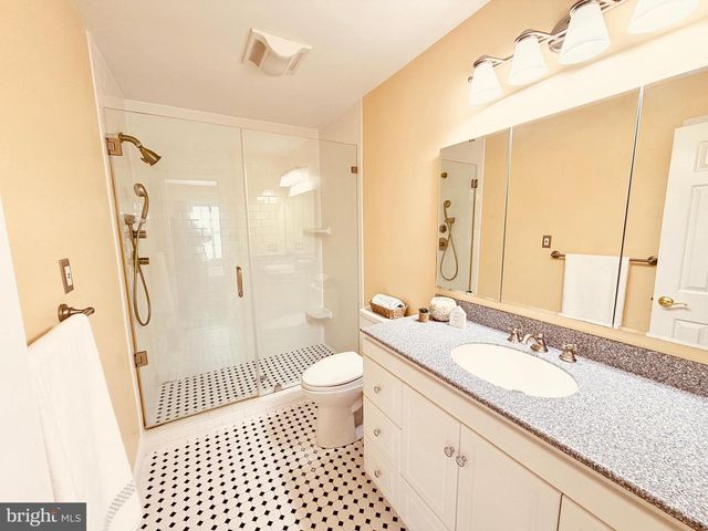 3023 MEETING ST, Falls Church, VA 22044