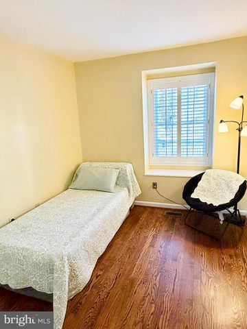 3023 MEETING ST, Falls Church, VA 22044