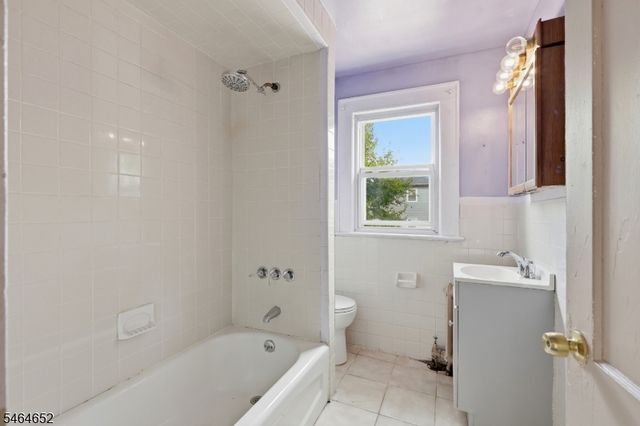 82 Berkshire Pl, Irvington Twp., NJ 07111