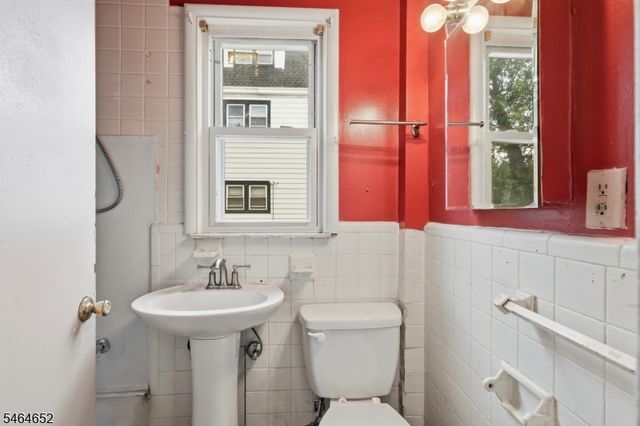 82 Berkshire Pl, Irvington Twp., NJ 07111