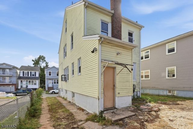 82 Berkshire Pl, Irvington Twp., NJ 07111