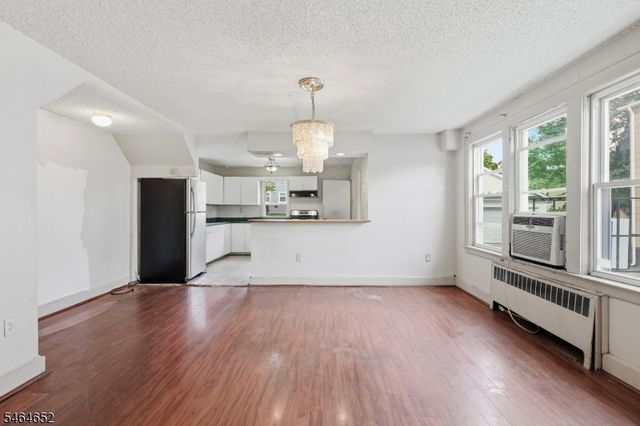 82 Berkshire Pl, Irvington Twp., NJ 07111