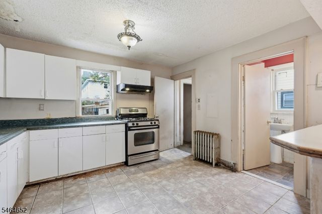 82 Berkshire Pl, Irvington Twp., NJ 07111