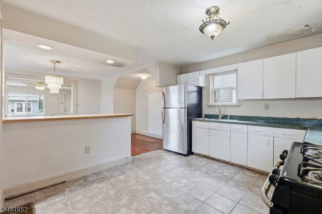 82 Berkshire Pl, Irvington Twp., NJ 07111