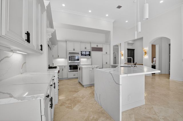 17921 Villa Club Way, Boca Raton, FL 33496