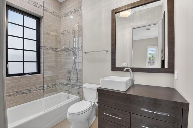 17921 Villa Club Way, Boca Raton, FL 33496