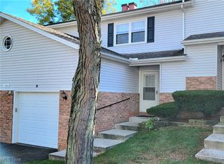 1780 Rolling Hills Drive B, Twinsburg, OH 44087
