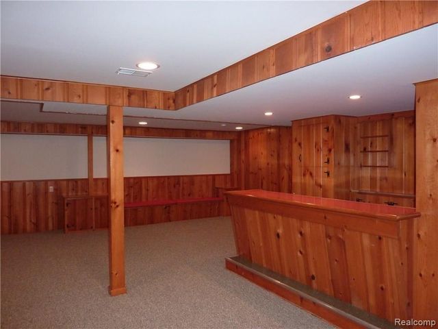 17161 Locherbie Avenue, Beverly Hills Village, MI 48025