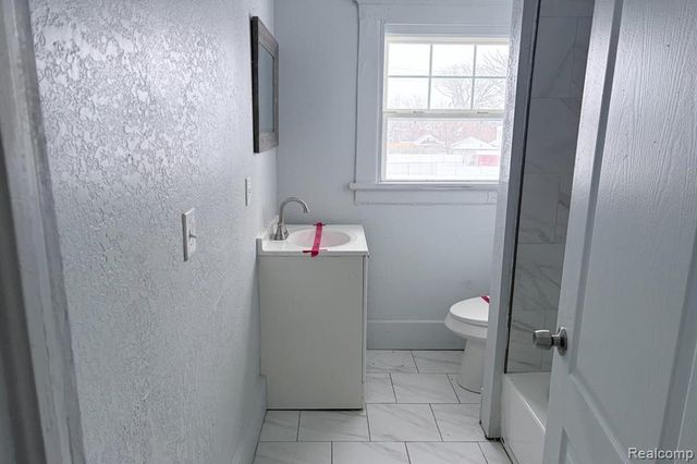 343 Elmhurst Street, Highland Park, MI 48203