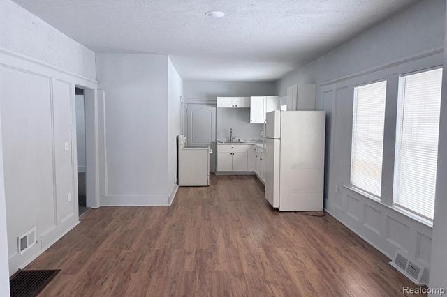 343 Elmhurst Street, Highland Park, MI 48203