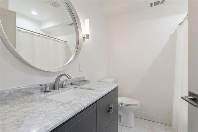 147 N Chestatee Point, Dawsonville, GA 30534