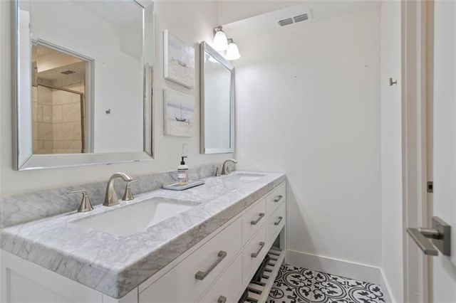 147 N Chestatee Point, Dawsonville, GA 30534