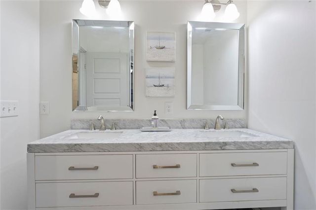 147 N Chestatee Point, Dawsonville, GA 30534