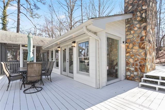 147 N Chestatee Point, Dawsonville, GA 30534