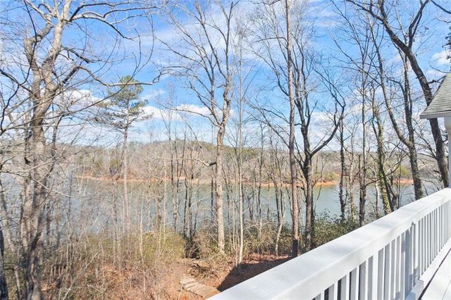 147 N Chestatee Point, Dawsonville, GA 30534