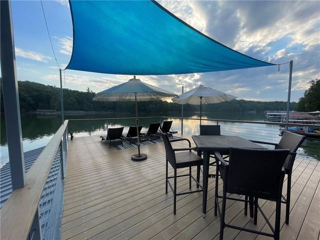 147 N Chestatee Point, Dawsonville, GA 30534