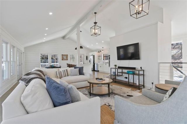 147 N Chestatee Point, Dawsonville, GA 30534