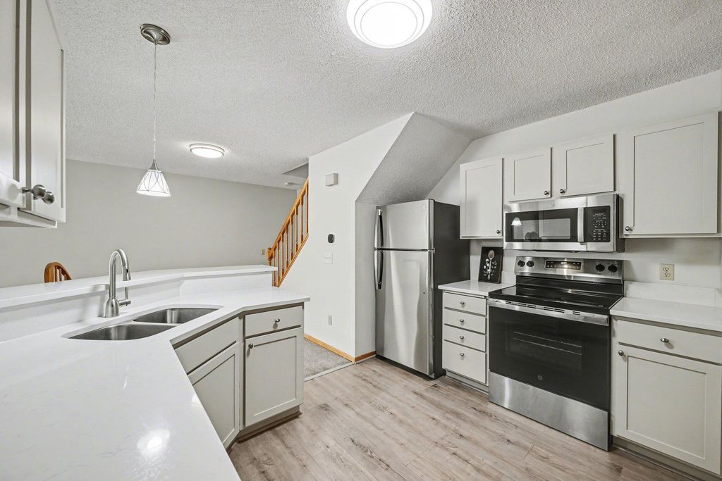 12862 Echo Lane, Apple Valley, MN 55124