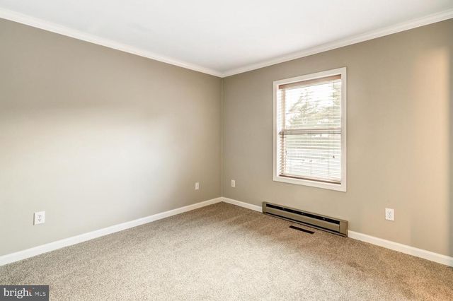 40 HARVEST RD, Lancaster, PA 17602