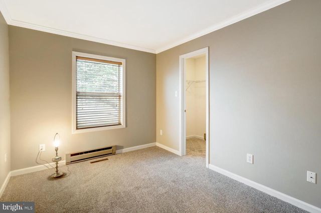 40 HARVEST RD, Lancaster, PA 17602