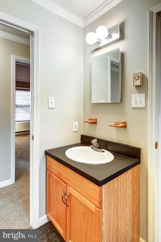 40 HARVEST RD, Lancaster, PA 17602