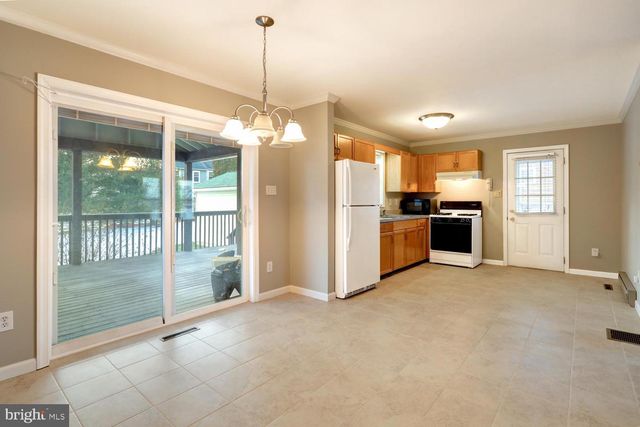 40 HARVEST RD, Lancaster, PA 17602