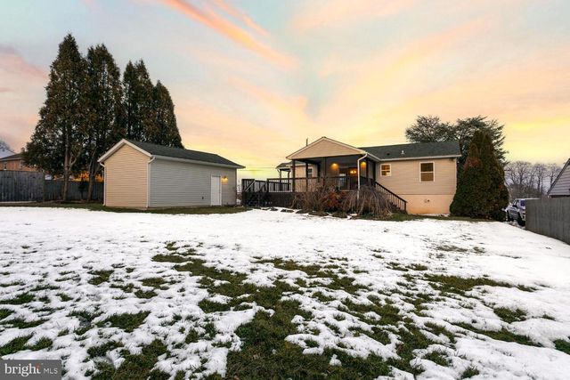 40 HARVEST RD, Lancaster, PA 17602