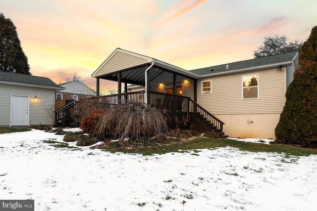 40 HARVEST RD, Lancaster, PA 17602