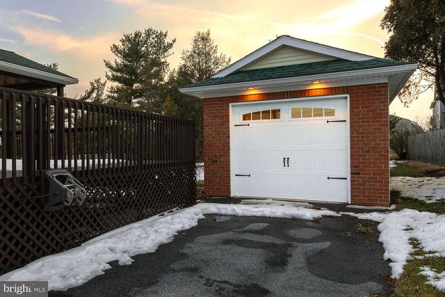 40 HARVEST RD, Lancaster, PA 17602