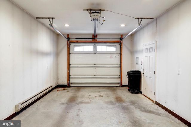 40 HARVEST RD, Lancaster, PA 17602